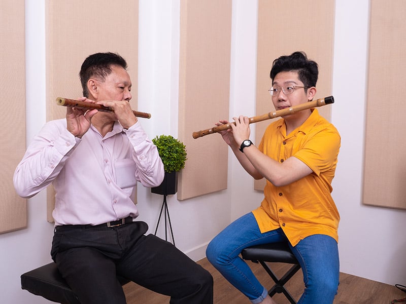 Dizi lesson at Eight Tones Music School - Teacher Wei Xuan