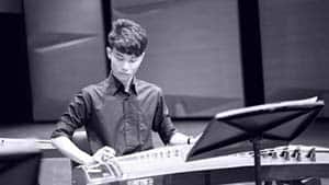 Teacher Yun Lun Playing Guzheng